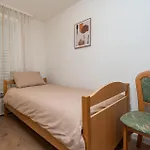 Cozy Apartment In Dubrovnik With House Sea View