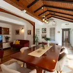 Cozy Apartment In Dubrovnik With House Sea View